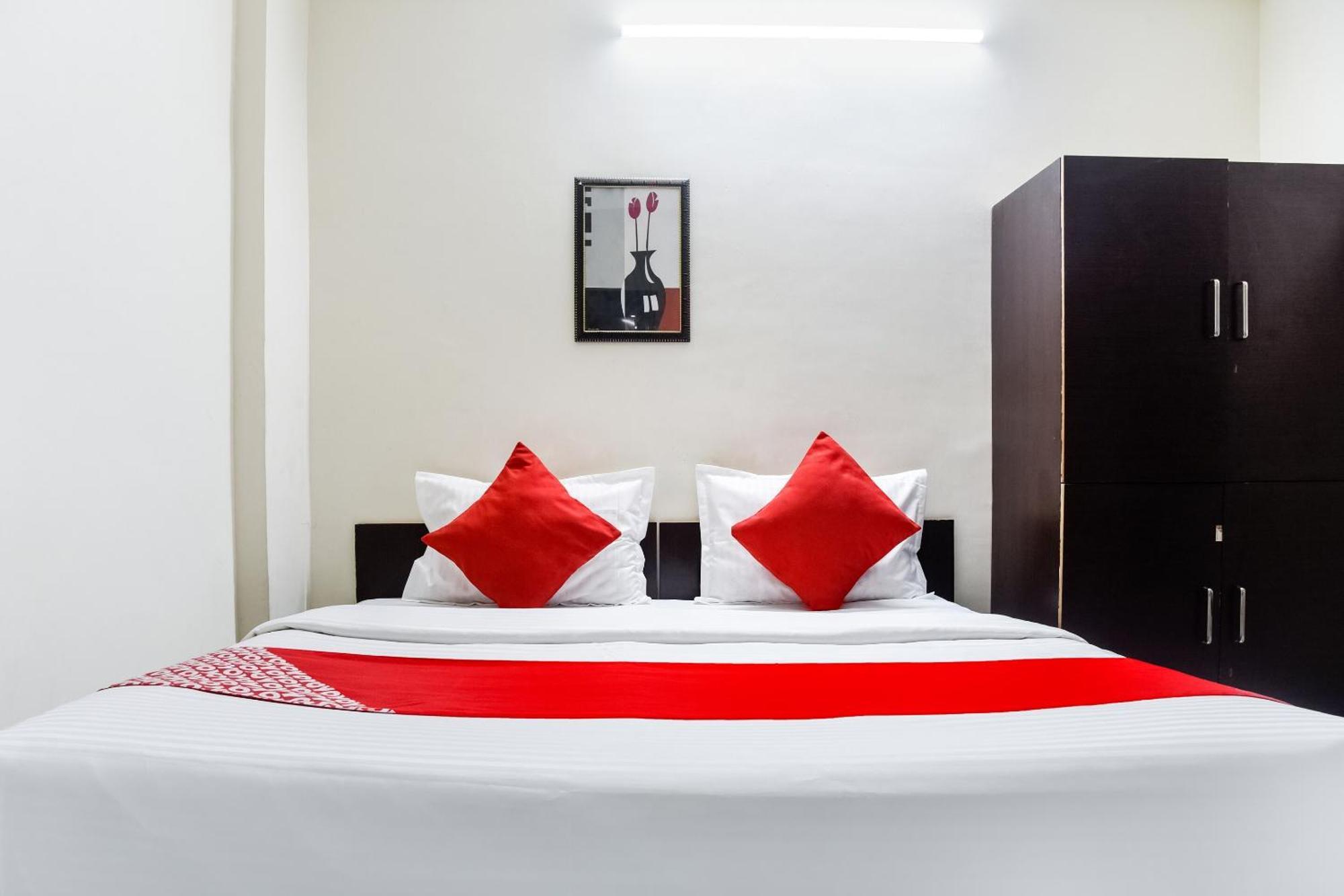 Hotel O Radhika Palace Бхопал Экстерьер фото