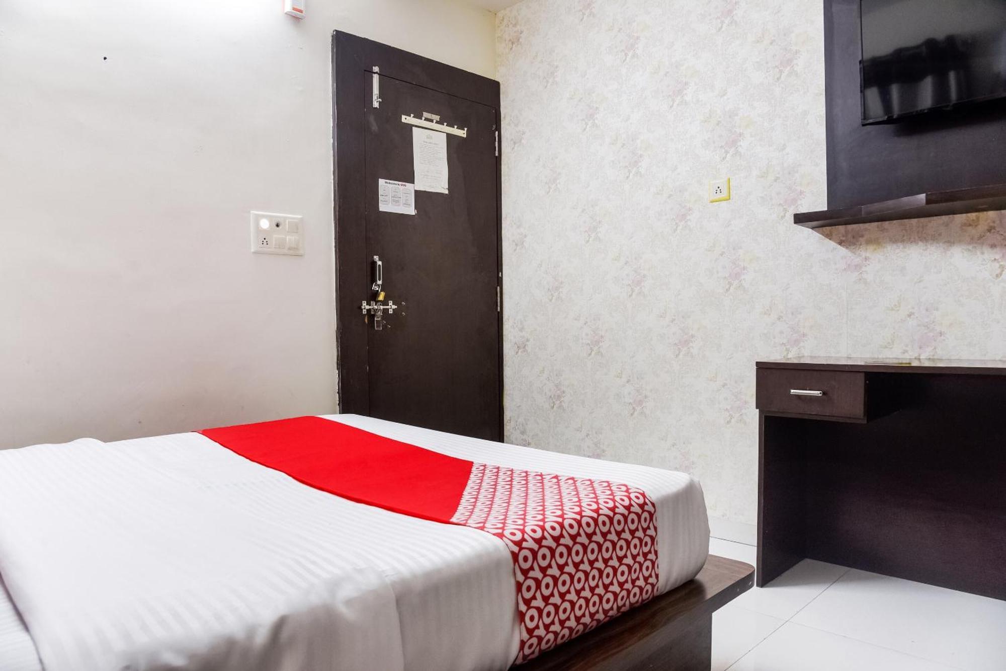 Hotel O Radhika Palace Бхопал Экстерьер фото