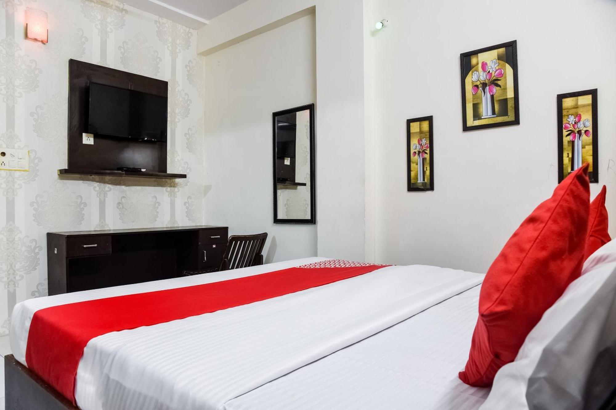 Hotel O Radhika Palace Бхопал Экстерьер фото