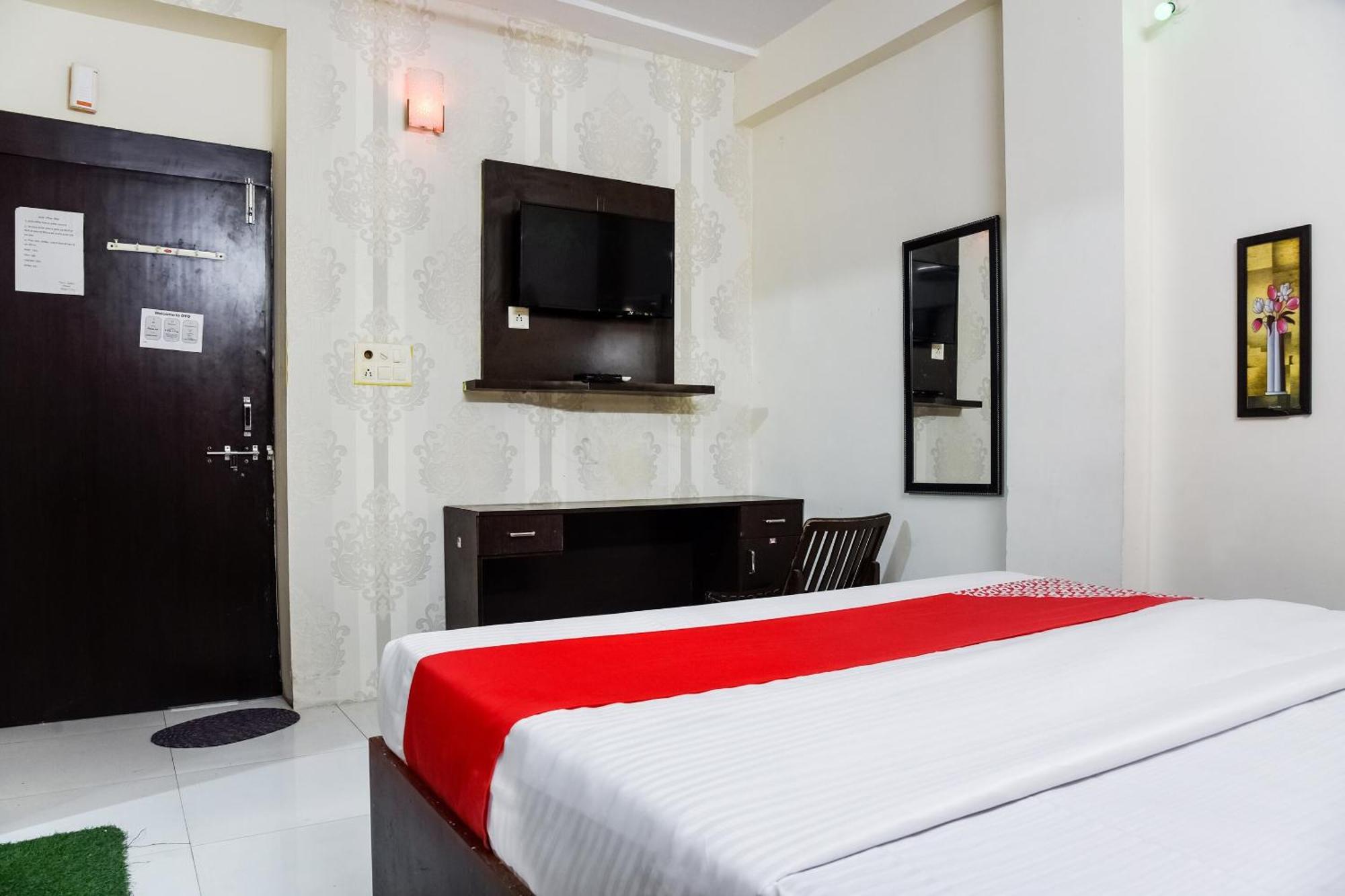 Hotel O Radhika Palace Бхопал Экстерьер фото