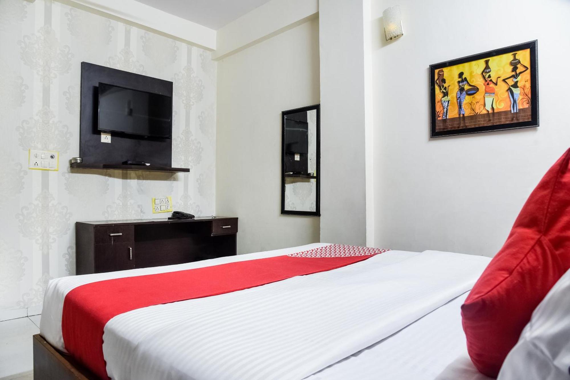 Hotel O Radhika Palace Бхопал Экстерьер фото