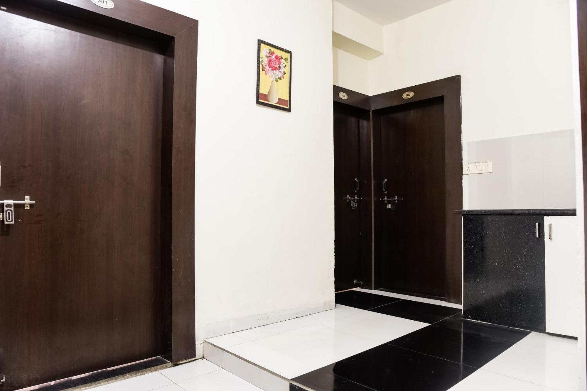 Hotel O Radhika Palace Бхопал Экстерьер фото